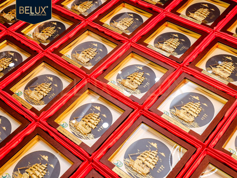 Lô 230 tranh thuyền Vinacontrol Đà Nẵng 20x20cm dát vàng 24k thiết kế theo yêu cầu